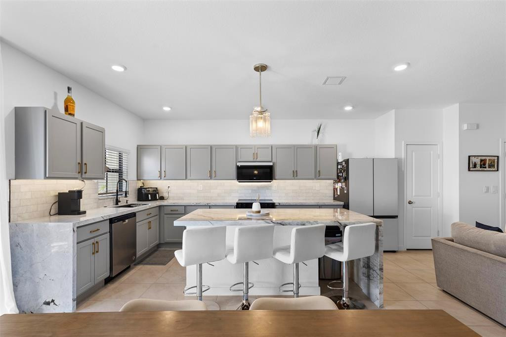 HIGHLAND OAKS - Residential