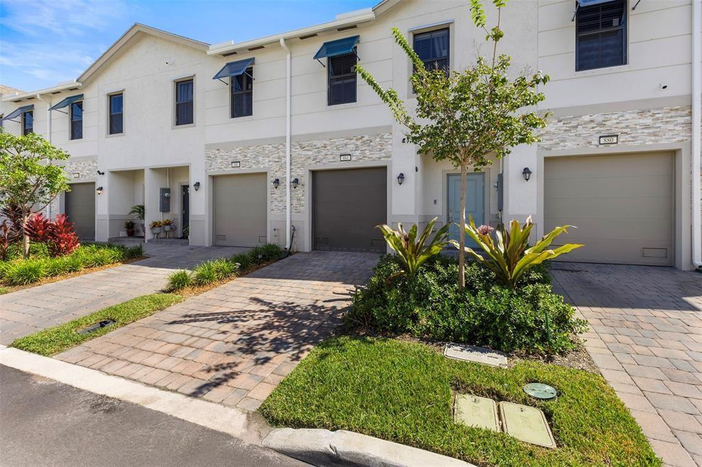 HIGHLAND OAKS - Residential