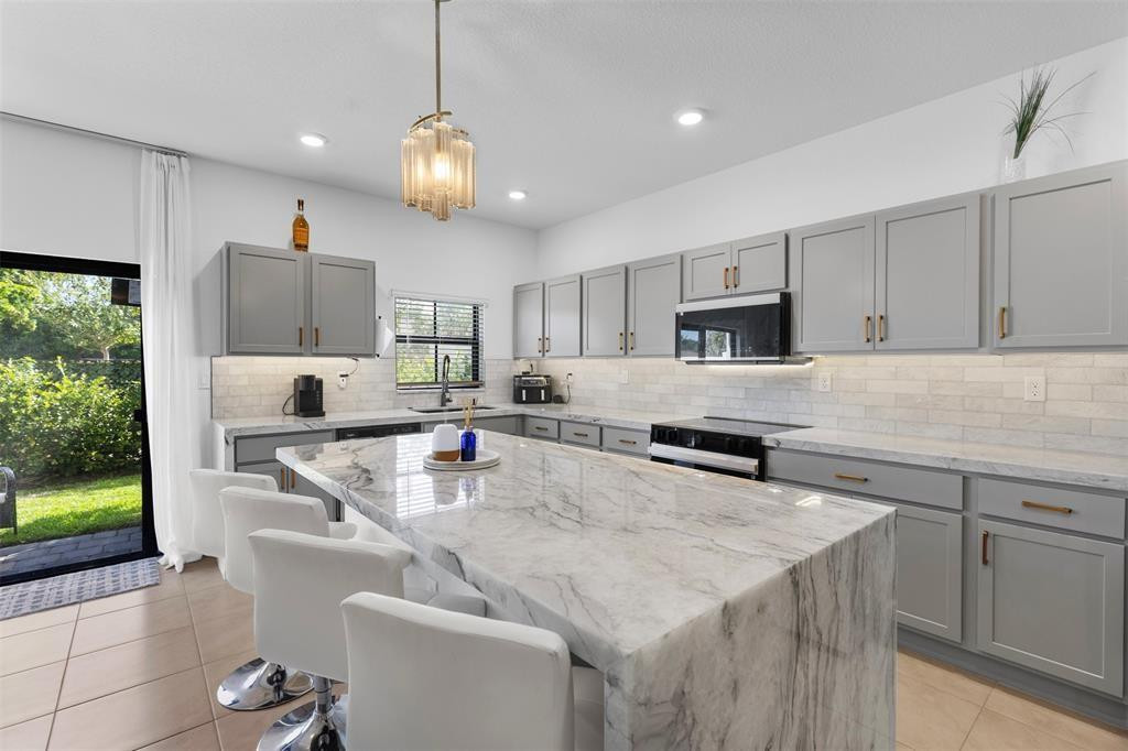HIGHLAND OAKS - Residential