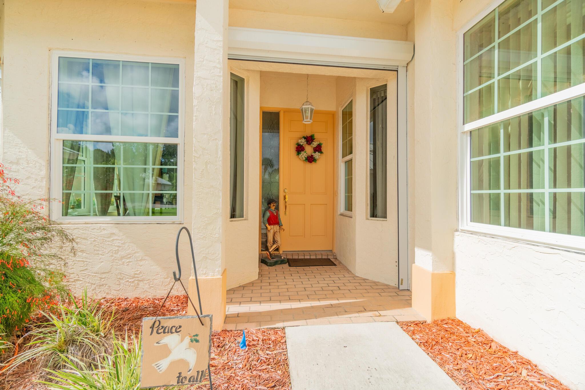 9407 Poinciana Court, Fort Pierce, FL, 34951/$399,900 4 9407 Poinciana Court