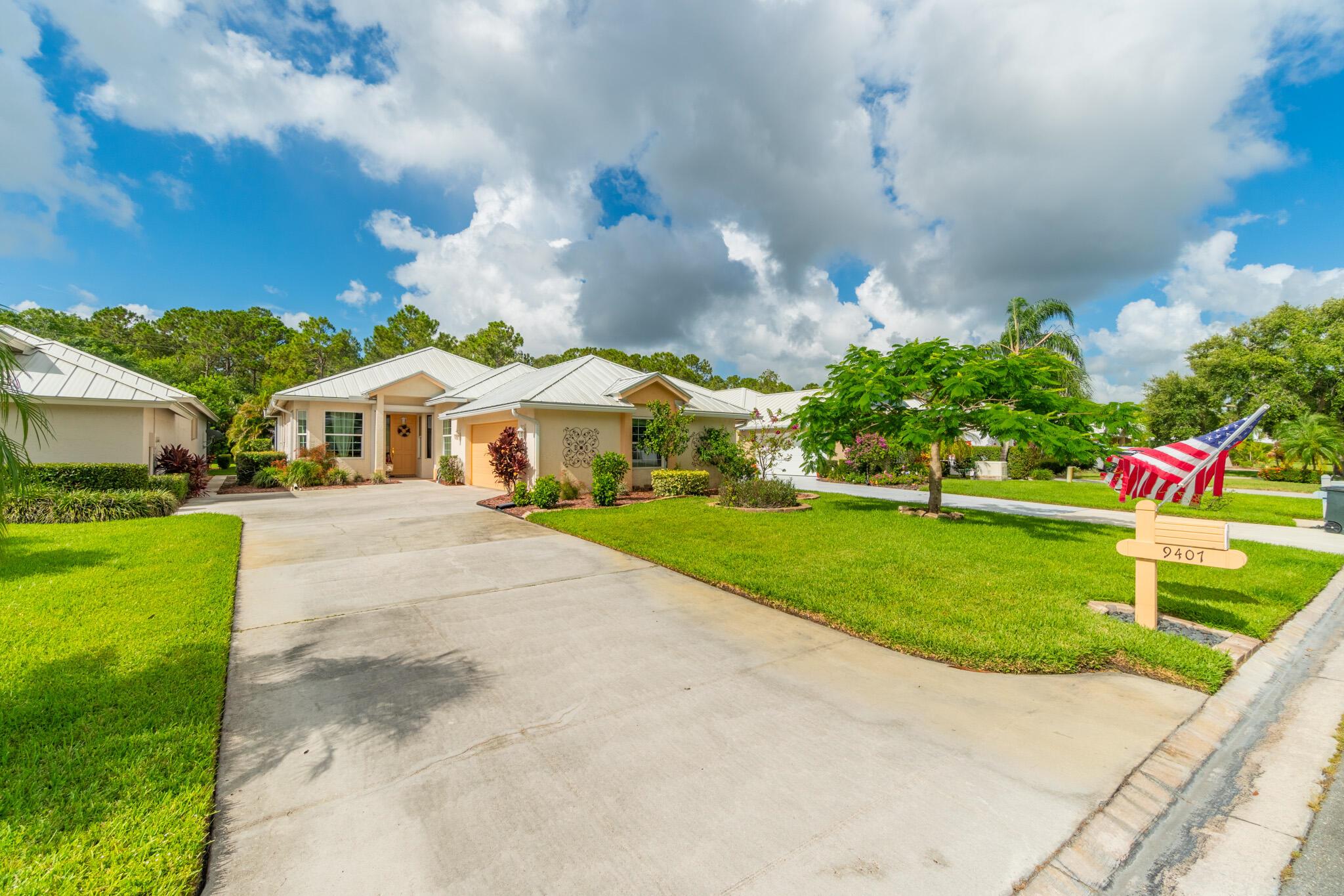 9407 Poinciana Court, Fort Pierce, FL, 34951/$399,900 3 9407 Poinciana Court