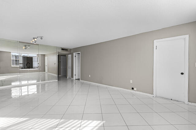 ISLANDS-MARTINIQUE CONDO - Residential Lease