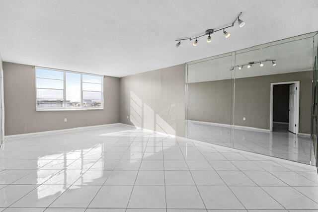 ISLANDS-MARTINIQUE CONDO - Residential Lease