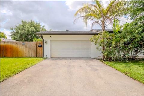 Tiny photo for 7520 NW 8th Court, Plantation, FL 33317 (MLS # B26020898)