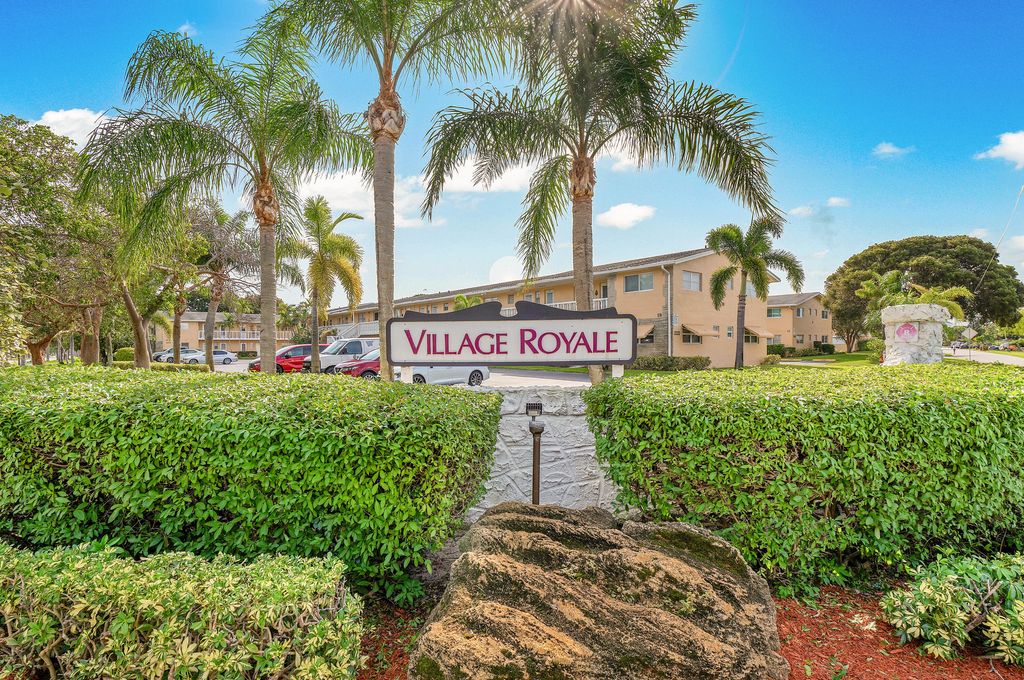 Photo of 108 NE 20th Avenue NE #201, Boynton Beach, FL 33435 (MLS # R11166014)