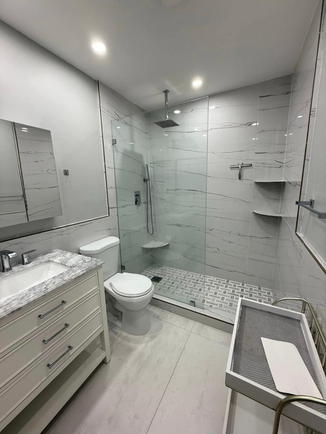 Imperial Point Colonnades - Residential Lease