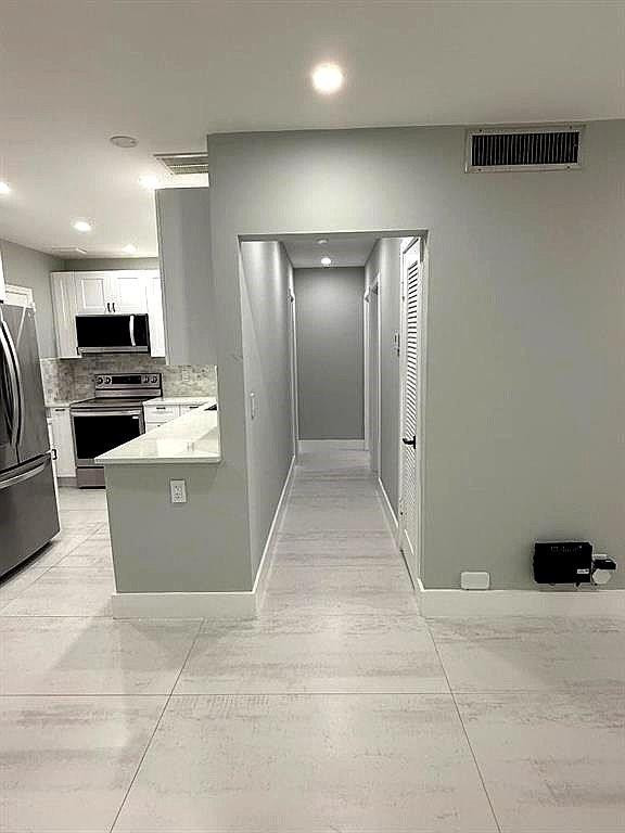 Imperial Point Colonnades - Residential Lease