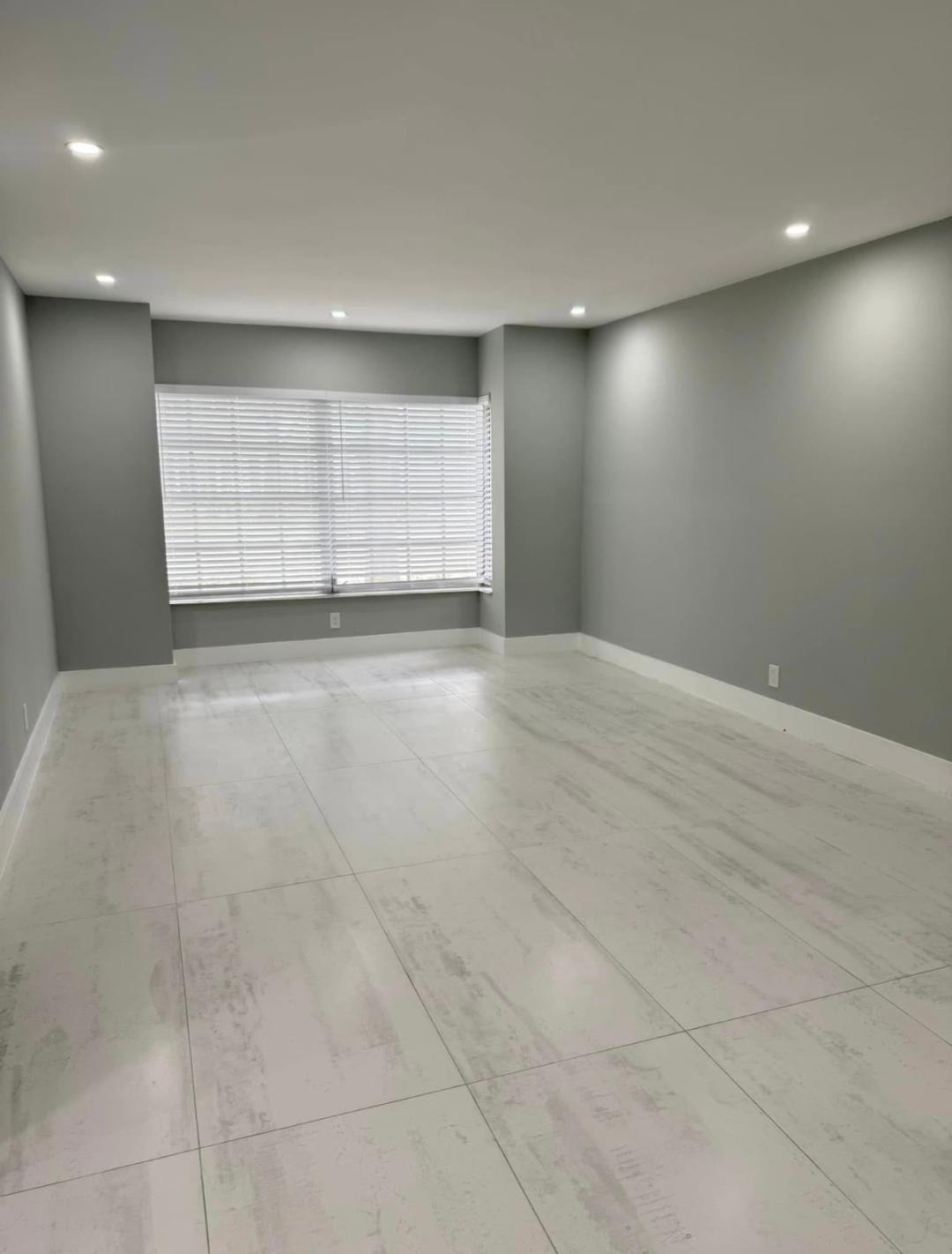 Imperial Point Colonnades - Residential Lease