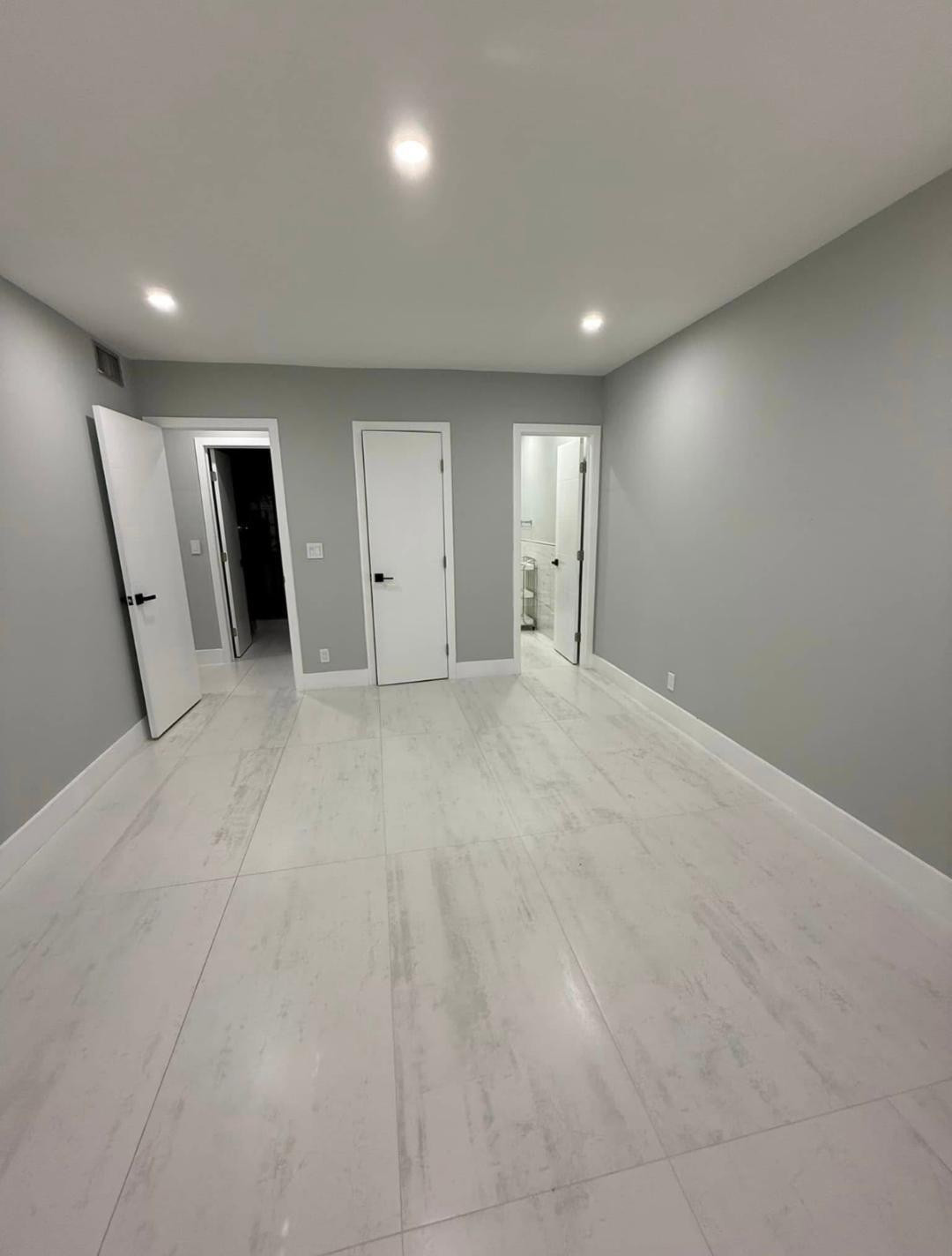 Imperial Point Colonnades - Residential Lease