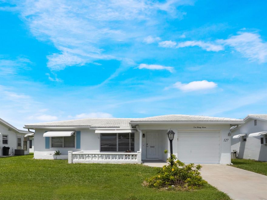 2/2 with a garage. 55 plus active community. Clubhouse pools and free 18 hole par 3 golf course.