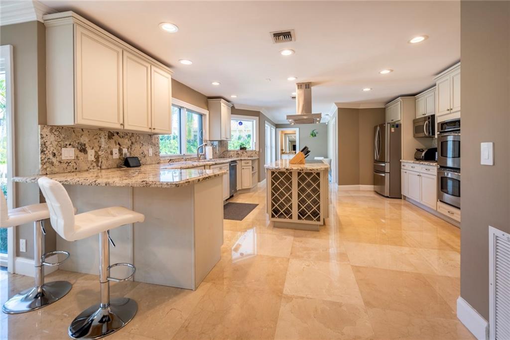 SEVEN ISLES LAS OLAS - Residential