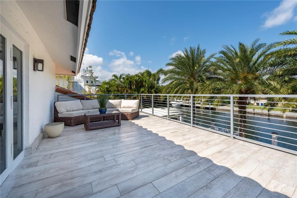 SEVEN ISLES LAS OLAS - Residential