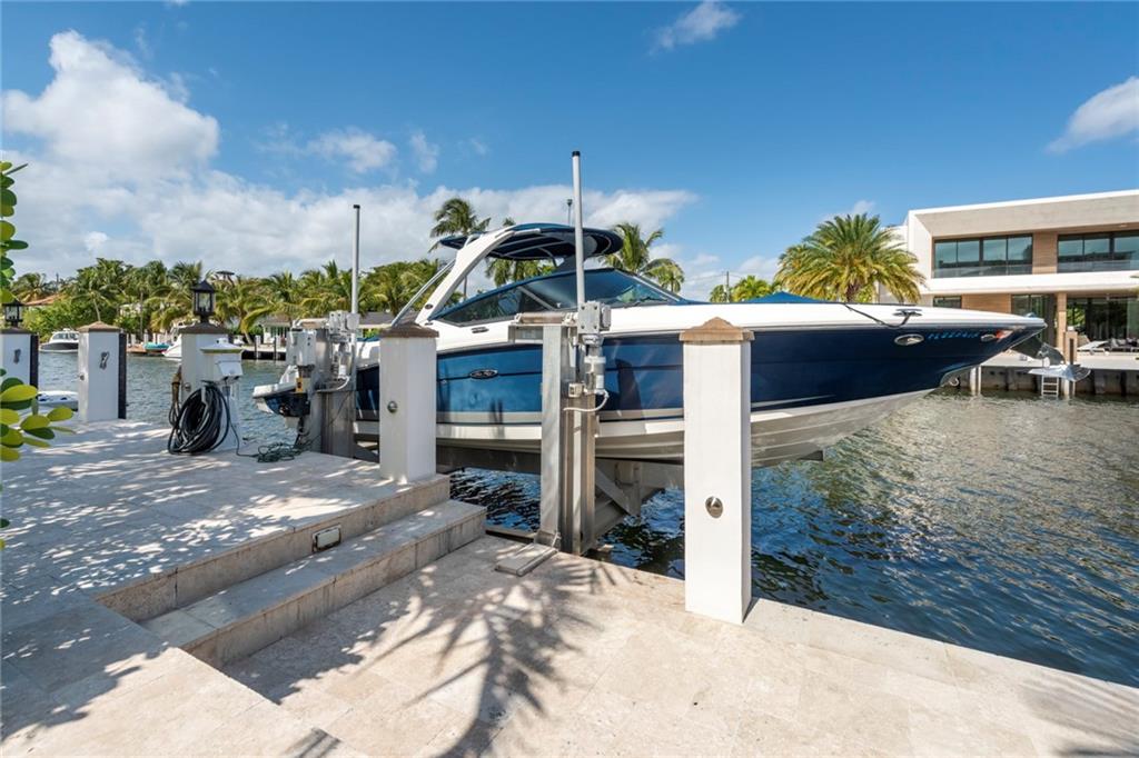 SEVEN ISLES LAS OLAS - Residential