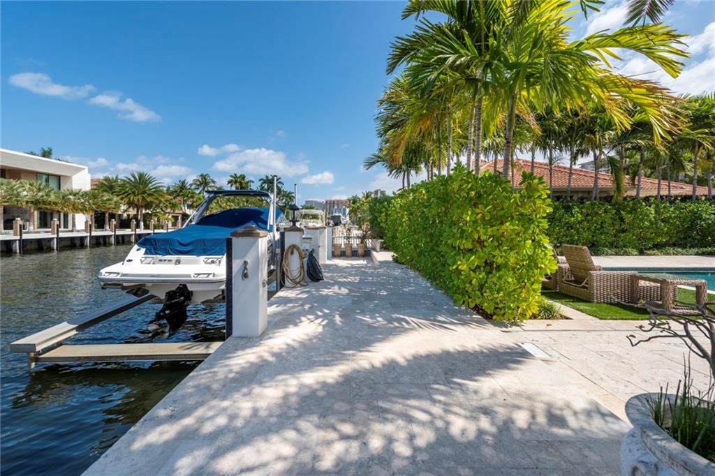 SEVEN ISLES LAS OLAS - Residential