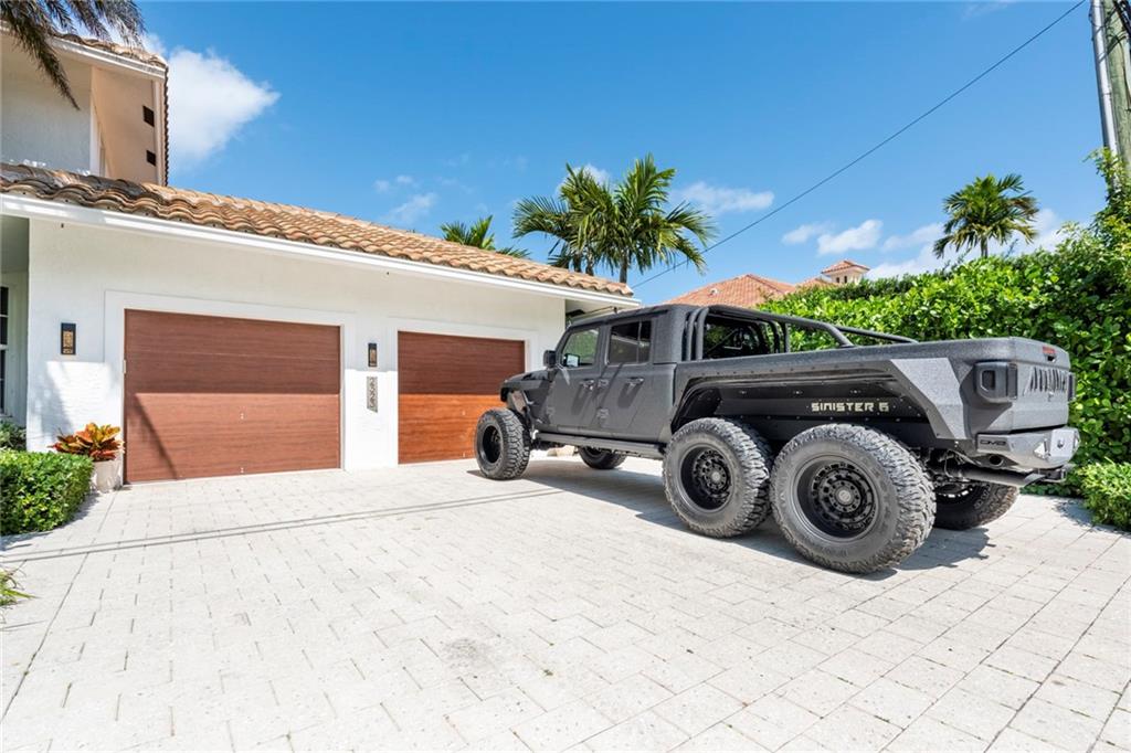 SEVEN ISLES LAS OLAS - Residential