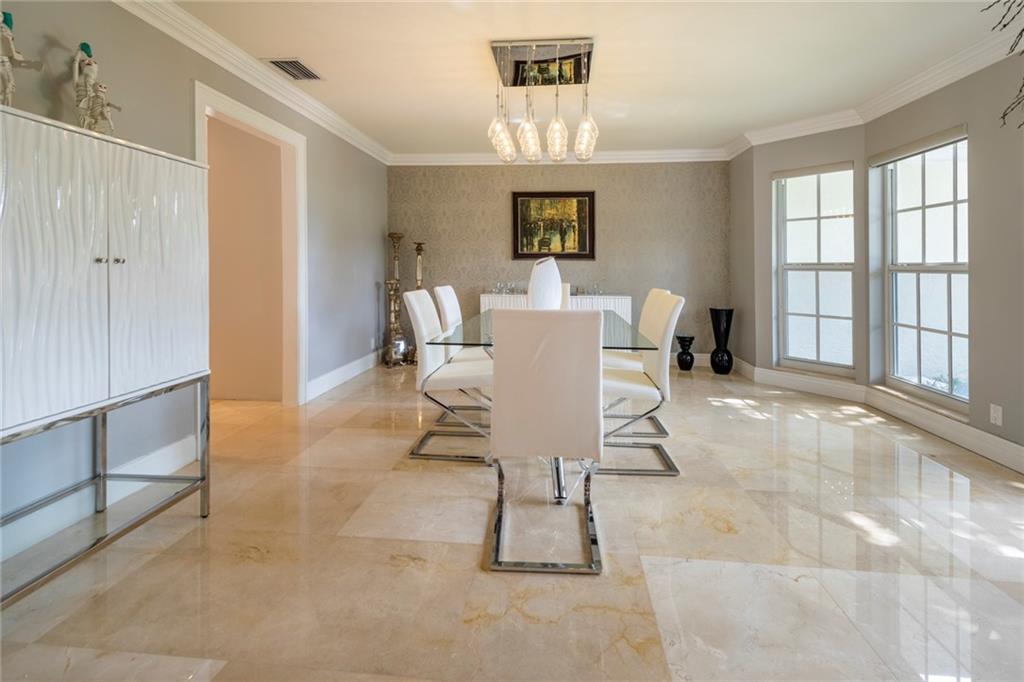 SEVEN ISLES LAS OLAS - Residential