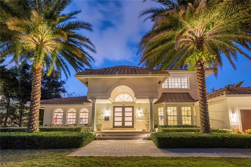 SEVEN ISLES LAS OLAS - Residential