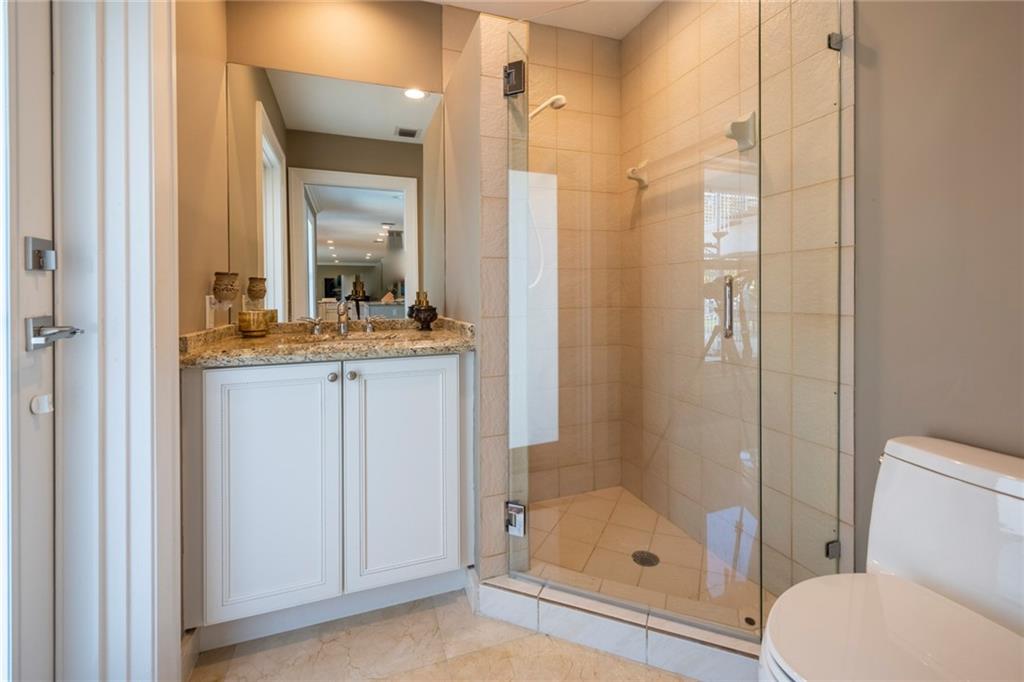 SEVEN ISLES LAS OLAS - Residential