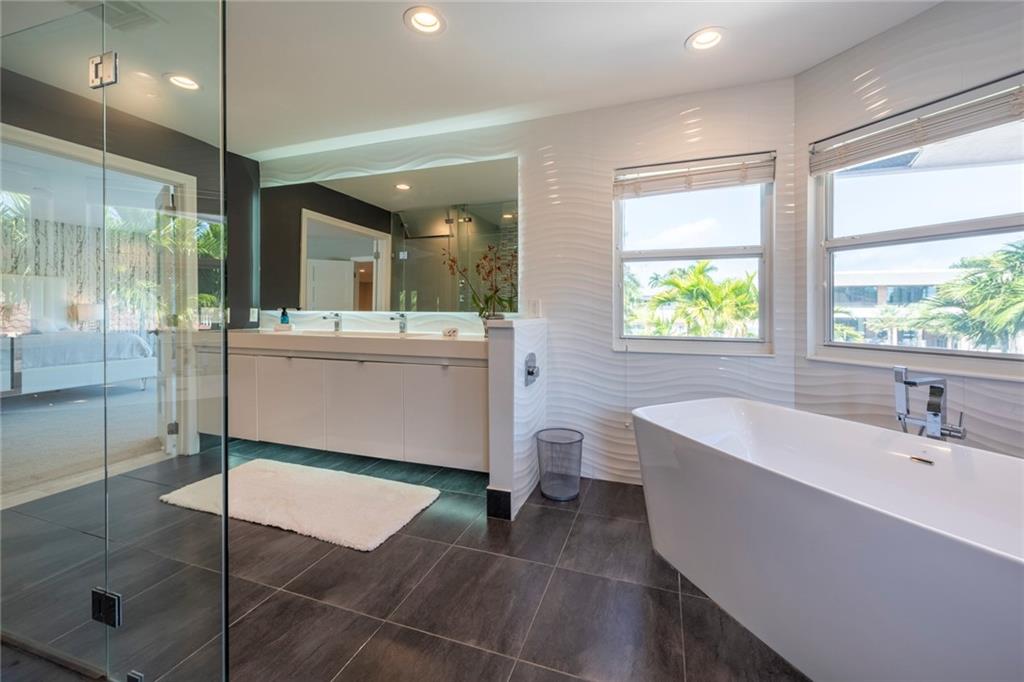 SEVEN ISLES LAS OLAS - Residential