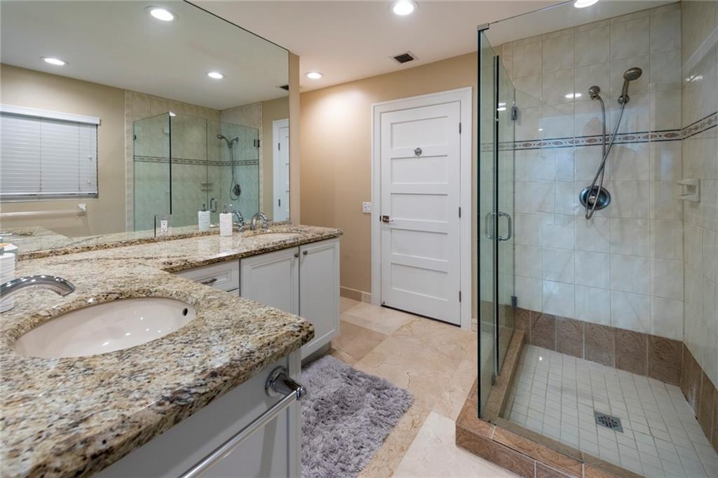 SEVEN ISLES LAS OLAS - Residential