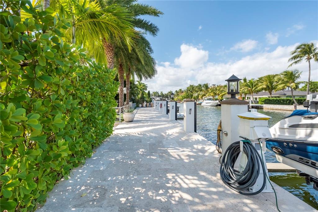 SEVEN ISLES LAS OLAS - Residential