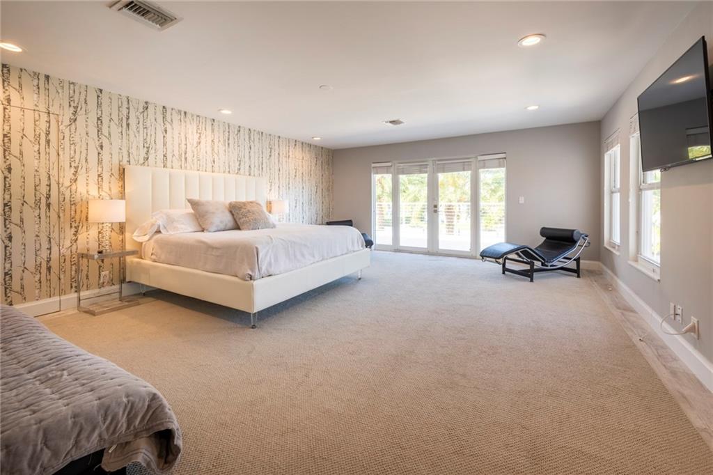 SEVEN ISLES LAS OLAS - Residential