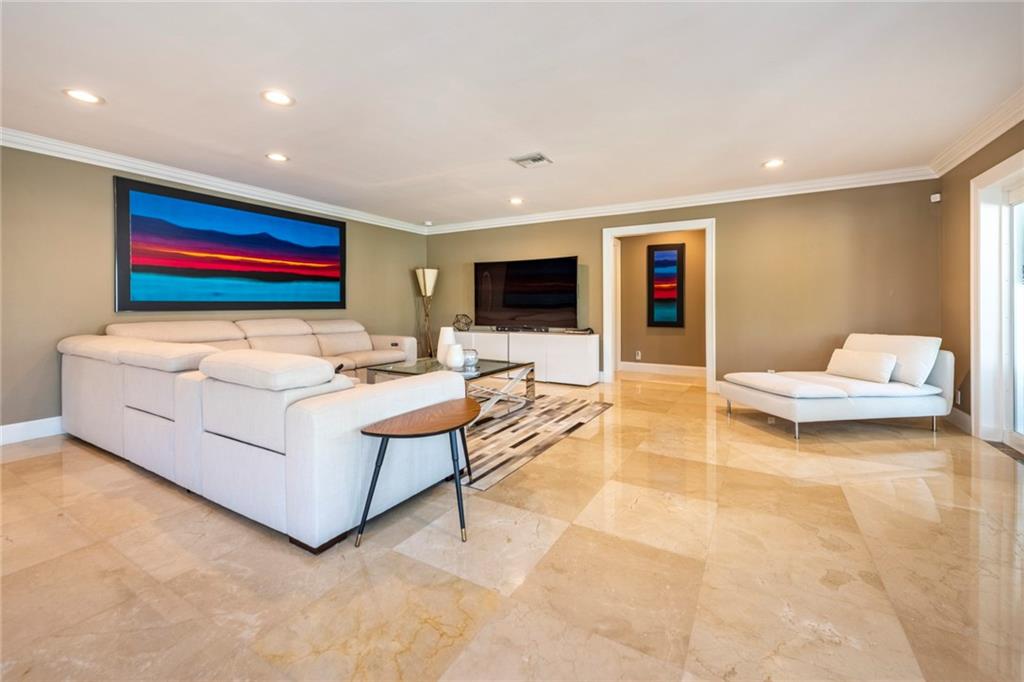 SEVEN ISLES LAS OLAS - Residential