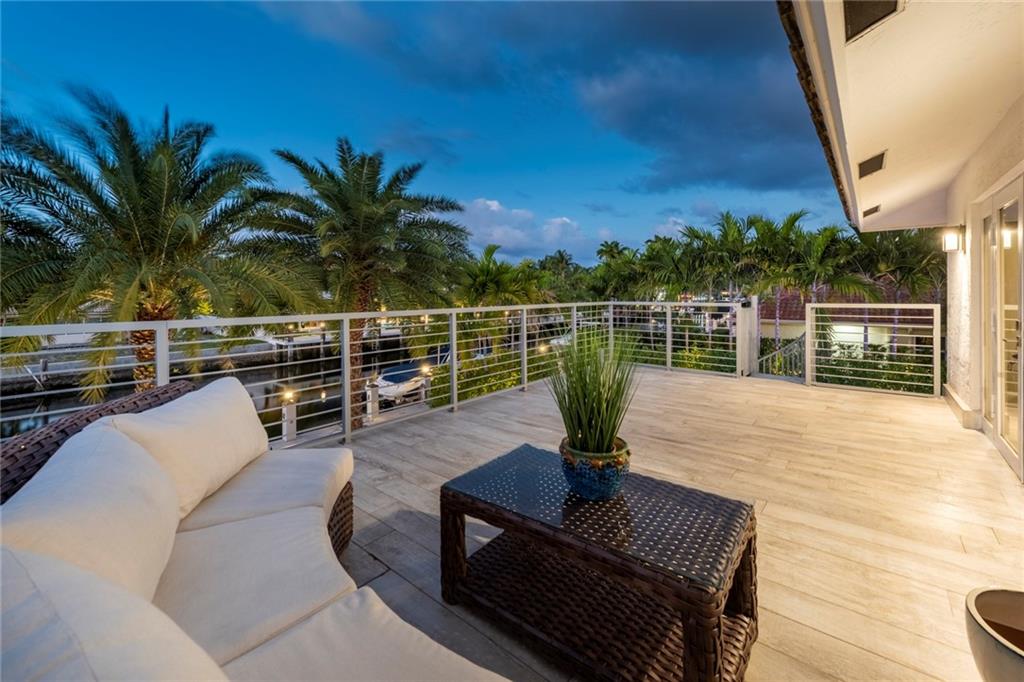 SEVEN ISLES LAS OLAS - Residential