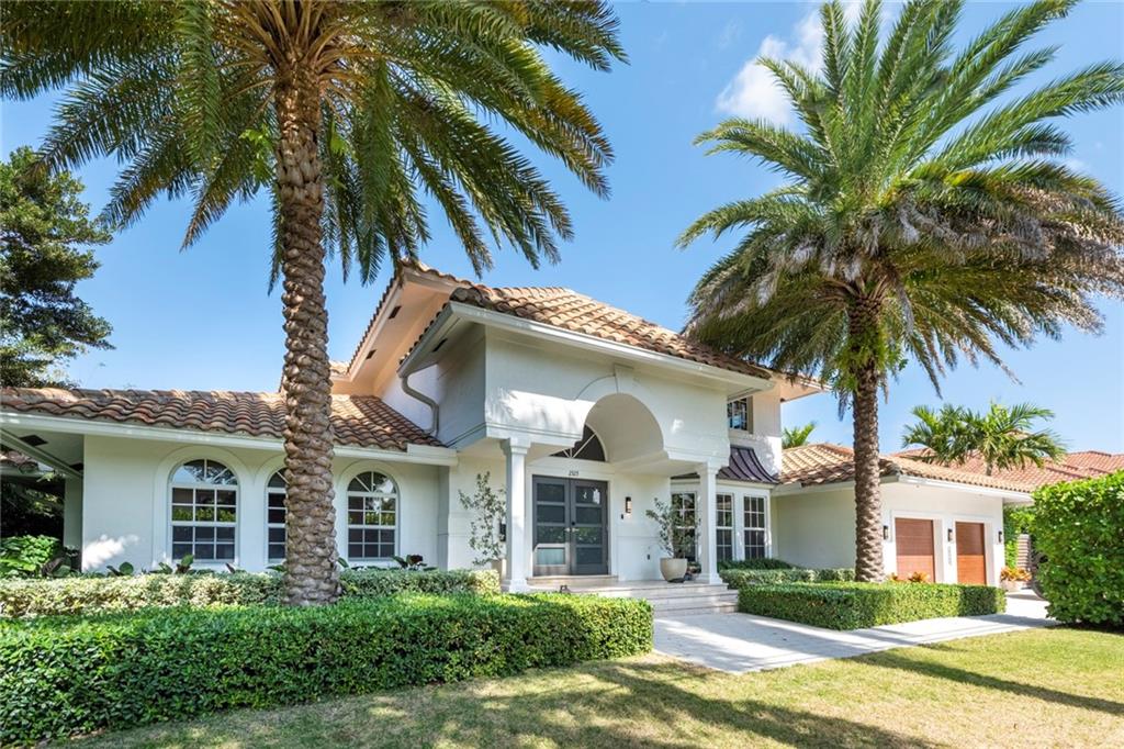 SEVEN ISLES LAS OLAS - Residential