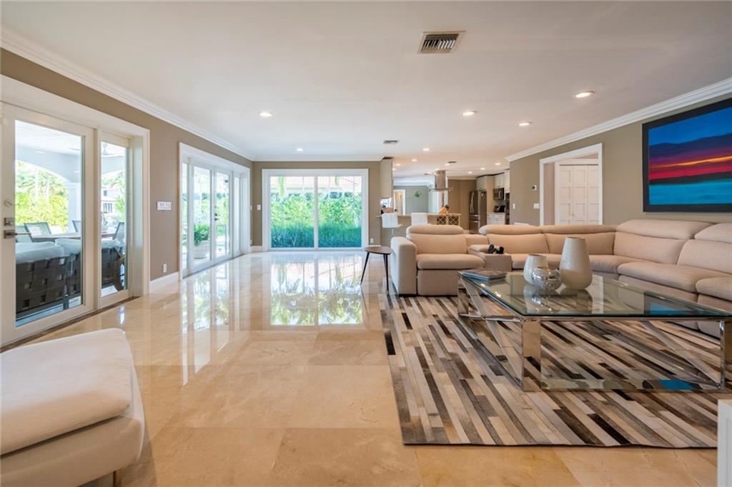 SEVEN ISLES LAS OLAS - Residential