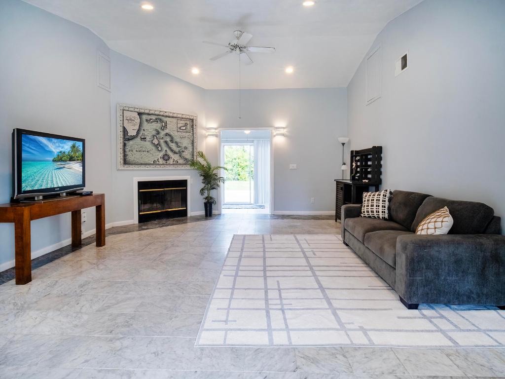 1287 SW Sunset Trail