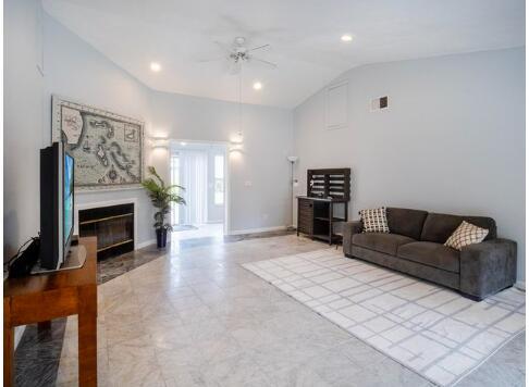 1287 SW Sunset Trail