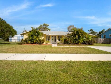 1287 SW Sunset Trail