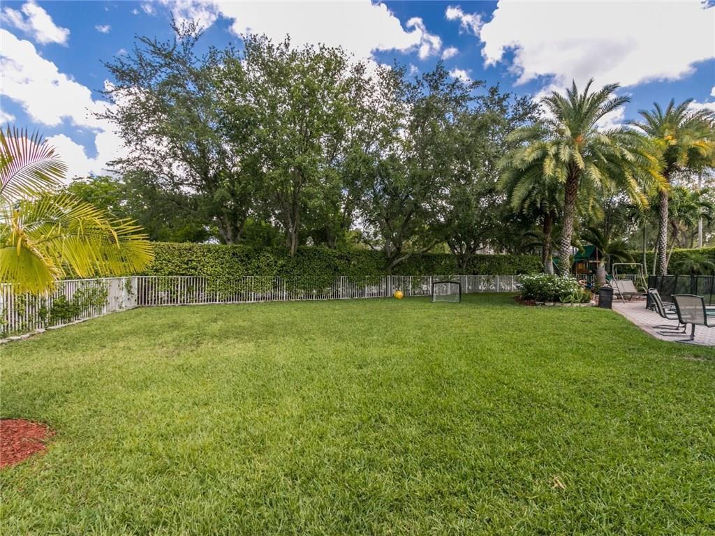 5805 NW 125th Avenue