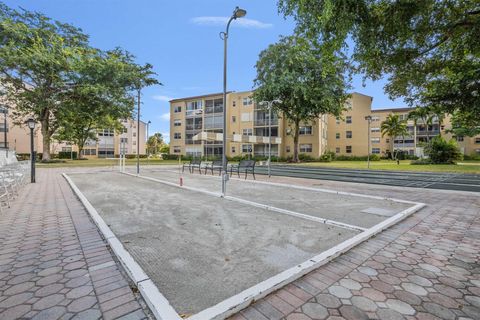 A home in Lauderdale Lakes