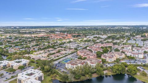 A home in Lauderdale Lakes