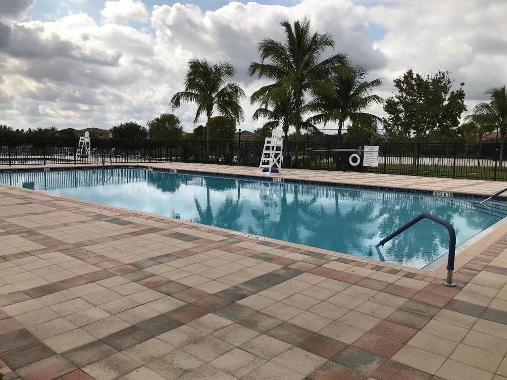 FIRST REPLAT OF PORTOFINO ISLES - Residential