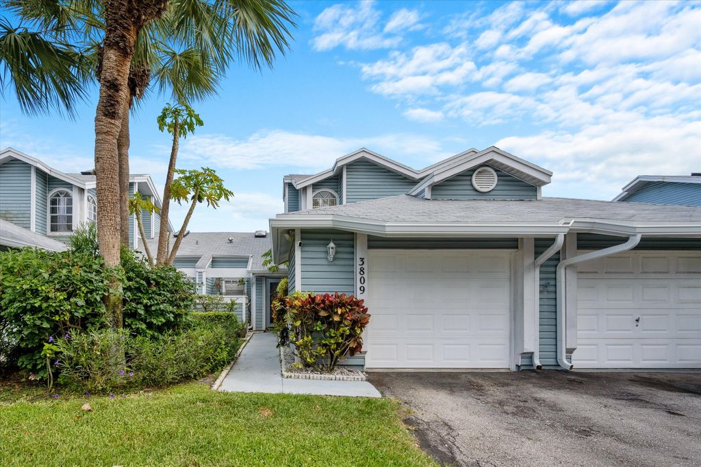Photo of 3809 Island Club Circle E, Lake Worth, FL 33462 (MLS # R11160429)
