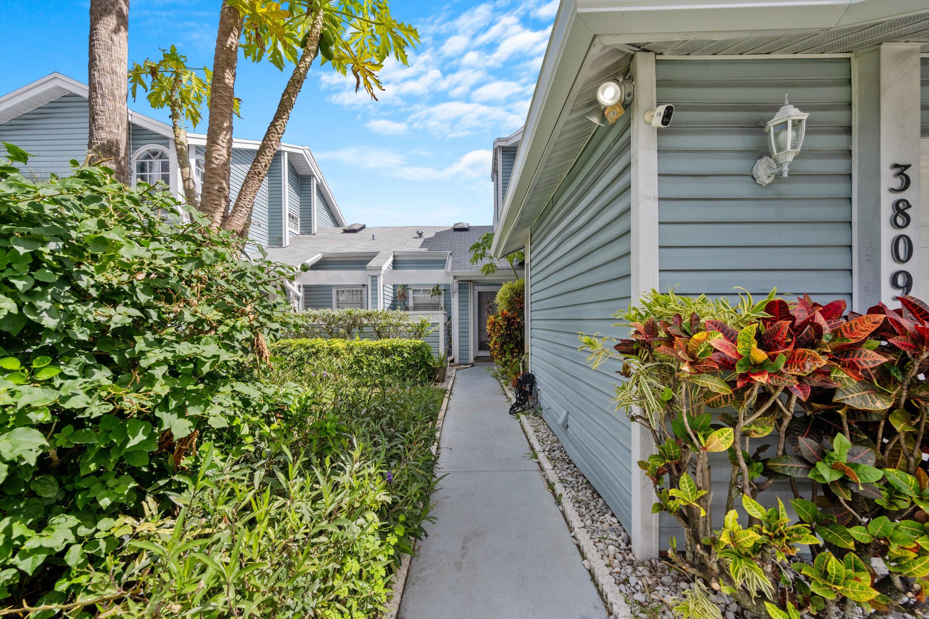 3809 Island Club Circle E