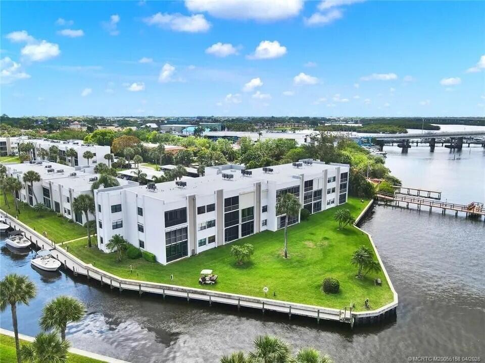 1950 SW Palm City Road 9102
