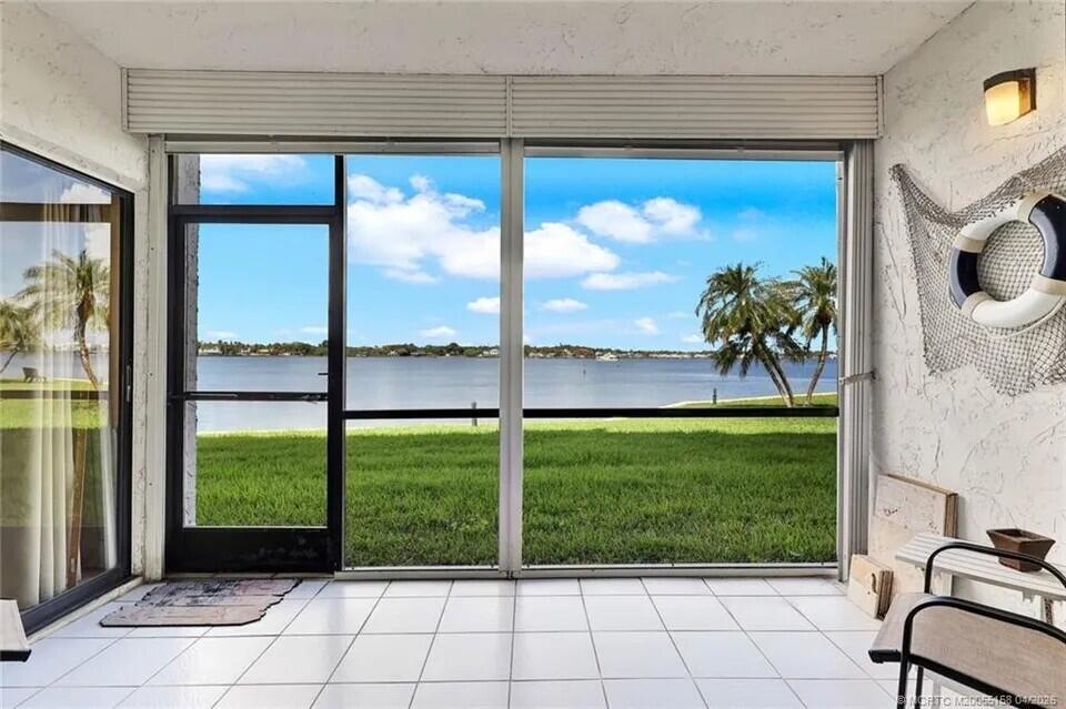 CIRCLE BAY YACHT CLUB CONDO - Residential