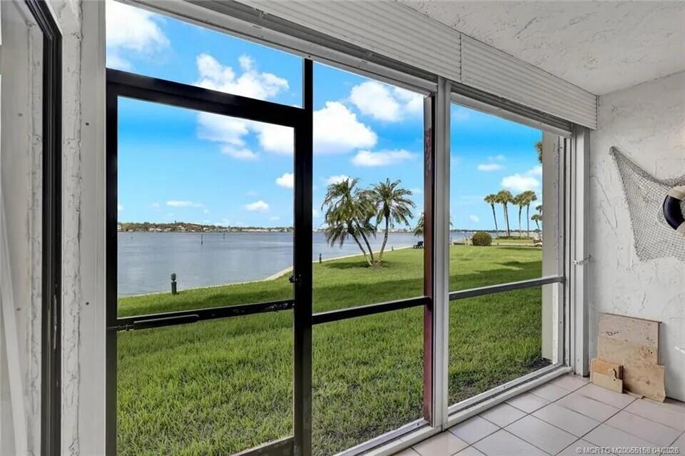 CIRCLE BAY YACHT CLUB CONDO - Residential