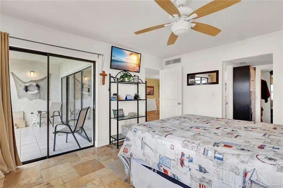 CIRCLE BAY YACHT CLUB CONDO - Residential