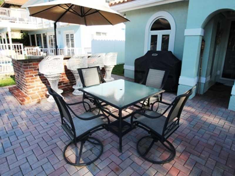 POMPANO SHORES - Residential