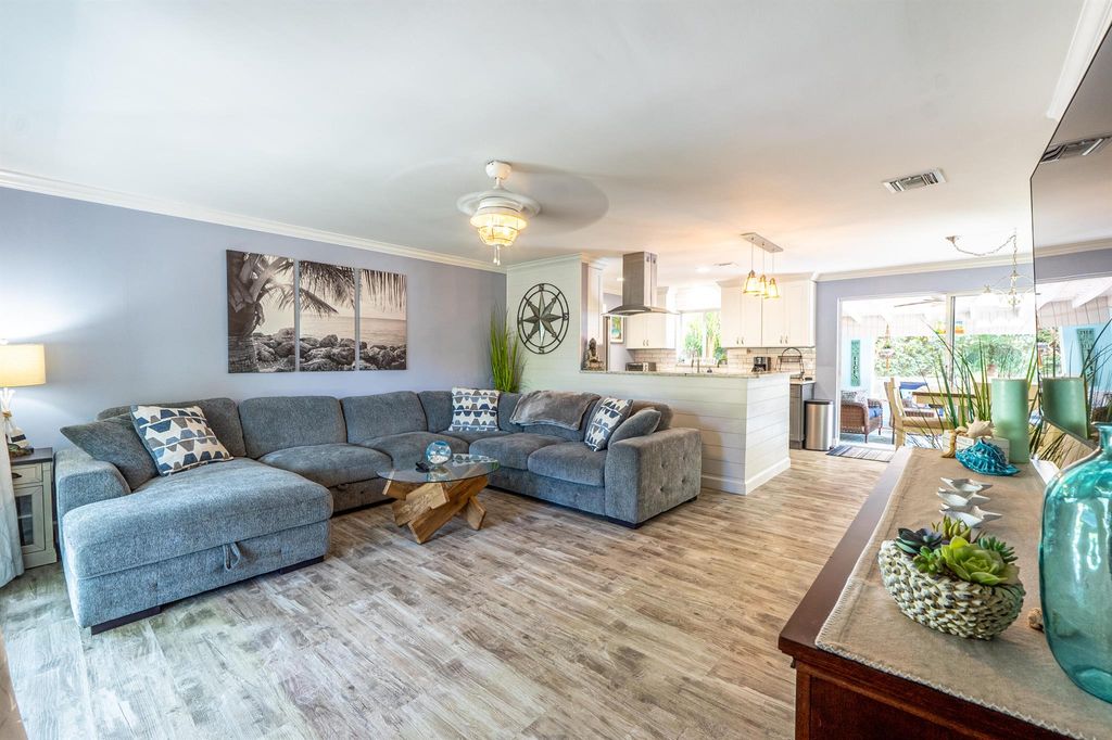 Photo of 400 Pittsburgh Drive, Jupiter, FL 33458 (MLS # R11084618)