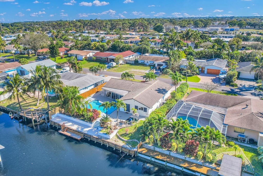 Photo of 1241 SW 27th Avenue, Boynton Beach, FL 33426 (MLS # R11068715)