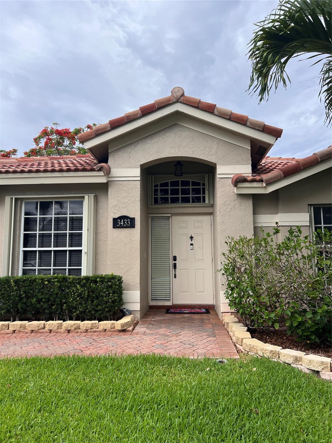 3433 Sands Harbor Trce