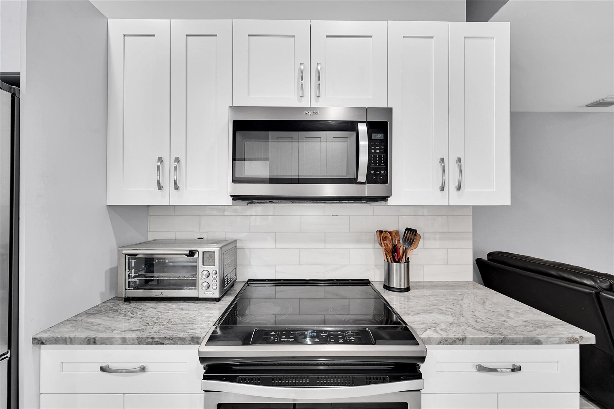 3433 Sands Harbor Trce