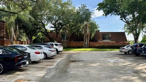 9153 SW 23rd St C Davie FL 33324