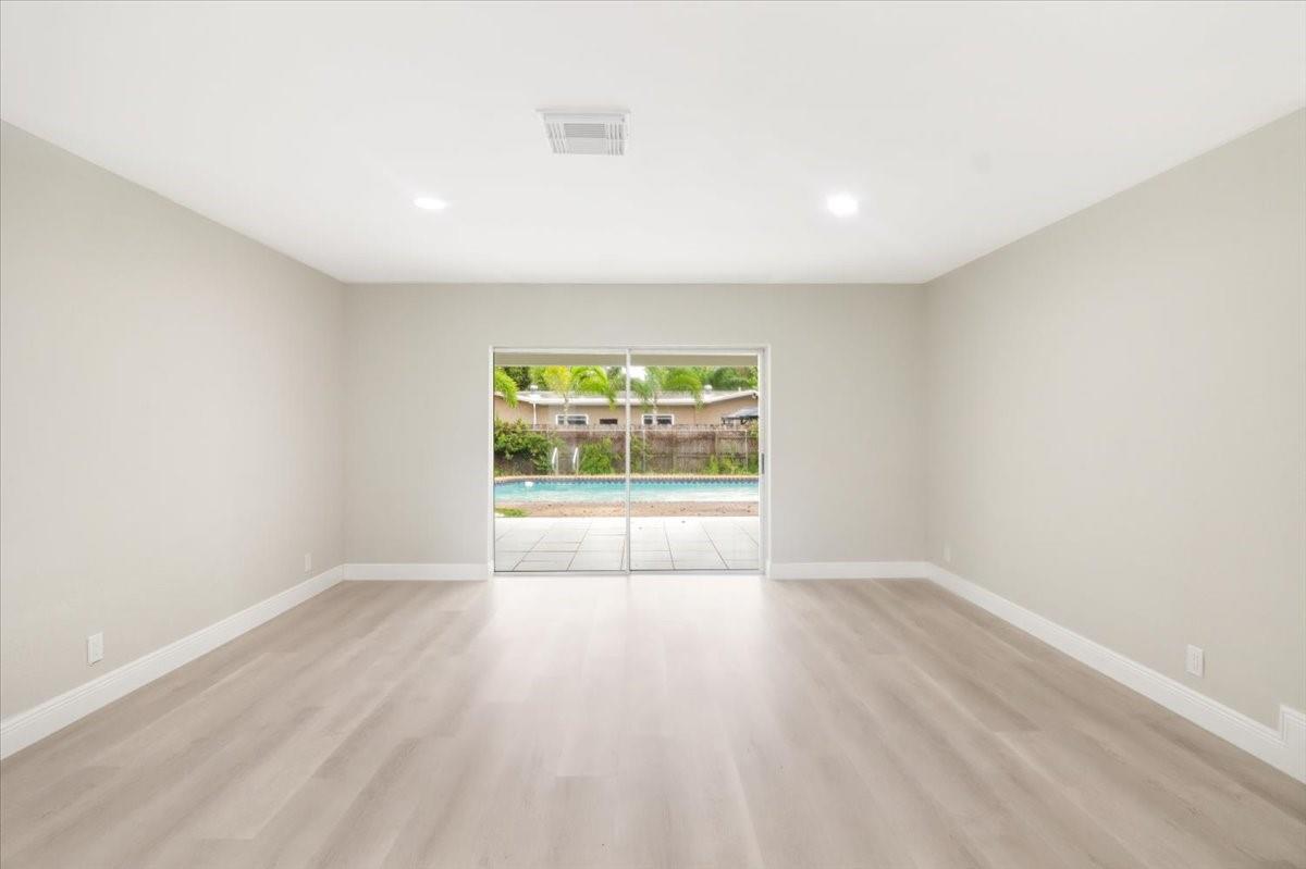 Oriole-Margate Sec 4 78-2 - Residential